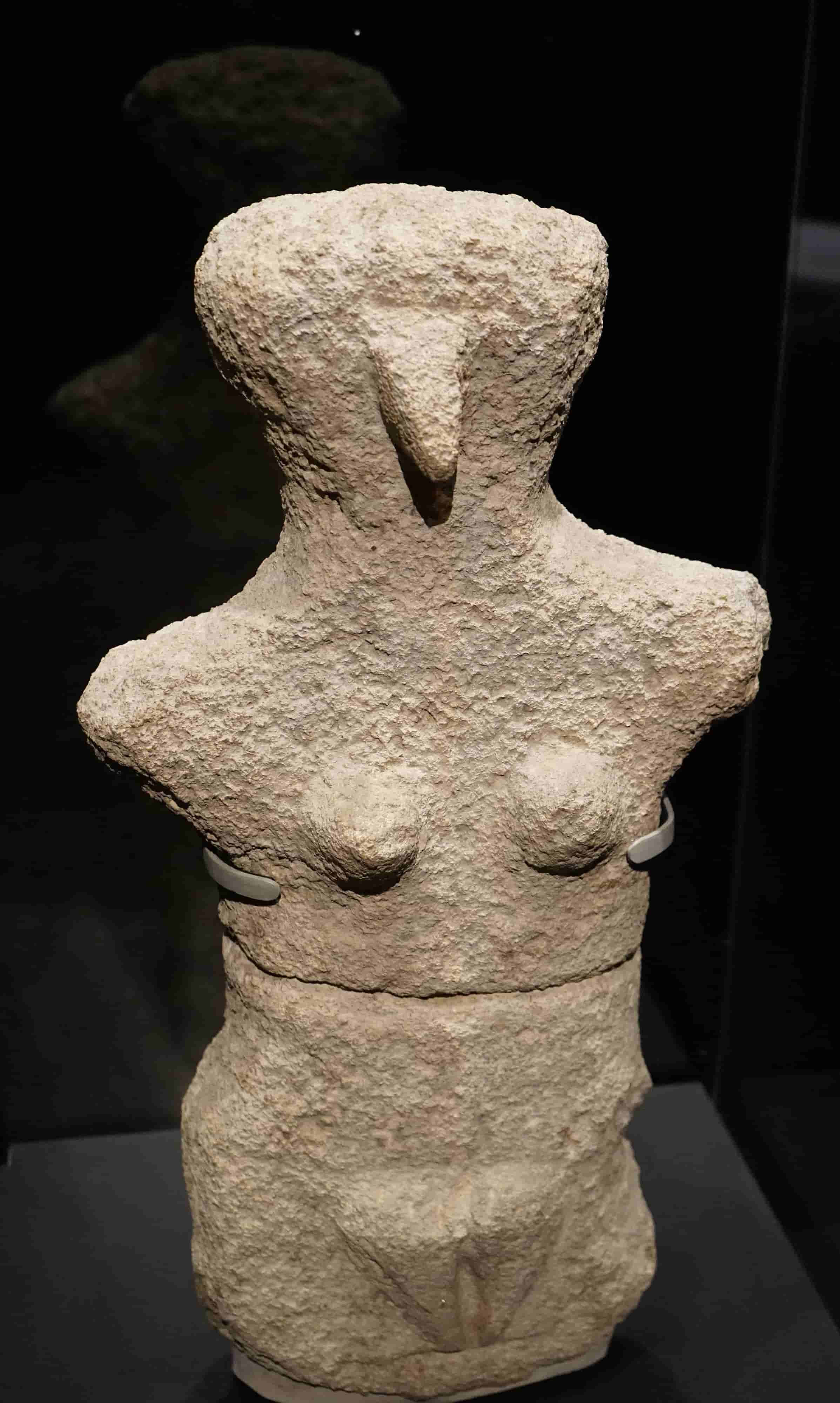 010 喀帕苏斯女性雕像 The Karpathos Lady